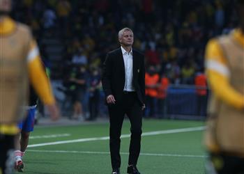 سولشاير يوضح سبب تغيير رونالدو أمام يونج بويز ويصرح الأرضية لعبت دور ا في طرد بيساكا