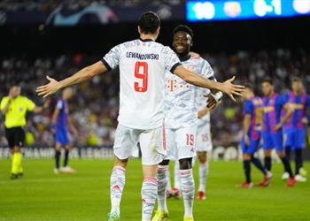 فيديو ليفاندوفسكي يسجل هدف بايرن ميونخ الثاني أمام برشلونة