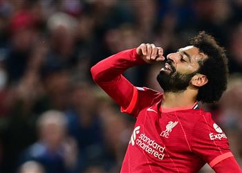 فرديناند من حق محمد صلاح طلب الراتب الذي يستحقه من ليفربول بسبب رونالدو