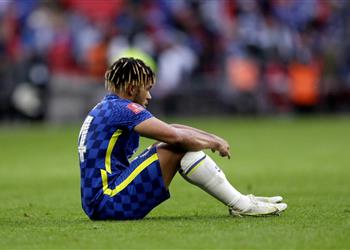 فيديو منزل ريس جيمس يتعرض للسطو وسرقة ميدالياته الذهبية مع تشيلسي