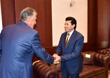 صور أشرف صبحي يجتمع بـ كيروش وجهازه ويؤكد دعمه الكامل لـ منتخب مصر