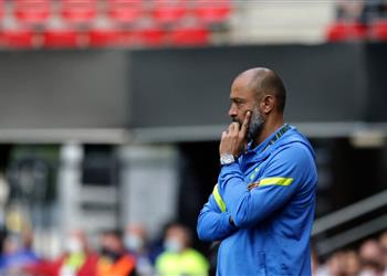 نونو سانتو يلعن سوء حظه بسبب إصابات لاعبي توتنهام قبل مواجهة تشيلسي