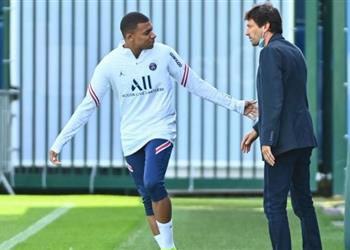 ليوناردو لـ لاعبي باريس سان جيرمان مبابي سيظل معنا طوال الموسم