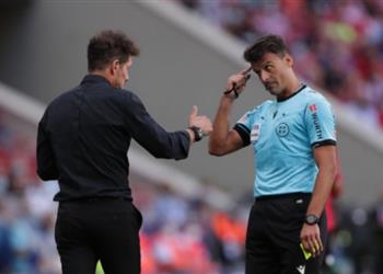 سيميوني عن طرد جواو فيليكس لو كان شخص ا آخر لاختلف رد فعل الحكم