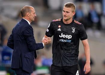 أليجري رد ا على رايولا بشأن إمكانية رحيل دي ليخت قميص يوفنتوس ثقيل