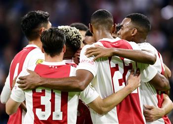 فيديو أياكس يحقق انتصار ا تاريخي ا ويسحق كامبور بتسعة أهداف في الدوري الهولندي