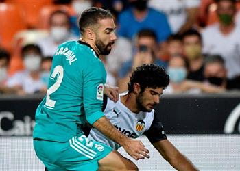 فيديو كارفاخال يغادر مباراة ريال مدريد مصاب ا وتبديلان اضطراريان لـ فالنسيا