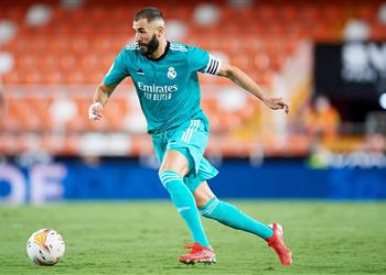 فيديو في 3 دقائق فينيسيوس وبنزيما يسجلان هدفين لـ ريال مدريد أمام فالنسيا