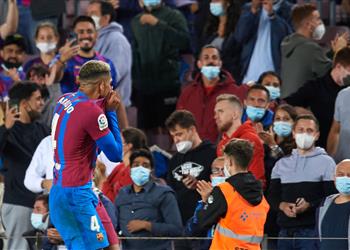 أراوخو سعيد بالتسجيل أمام جماهير برشلونة وكنا نستحق الفوز لولا إهدار غرناطة للوقت