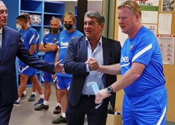 لابورتا يتهرب من الإجابة على مصير كومان مع برشلونة