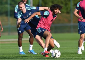 محمد النني يشارك في تدريبات آرسنال قبل مواجهة ويمبلدون بكأس الرابطة