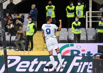 فيديو إنتر ميلان يقلب الطاولة على فيورنتينا بثلاثية ويستعيد صدارة الدوري الإيطالي