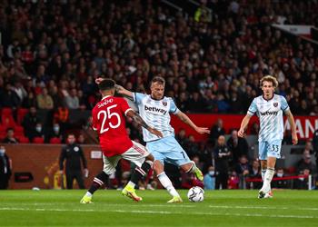 فيديو في غياب رونالدو مانشستر يونايتد يودع كأس الرابطة بالخسارة بهدف أمام وست هام