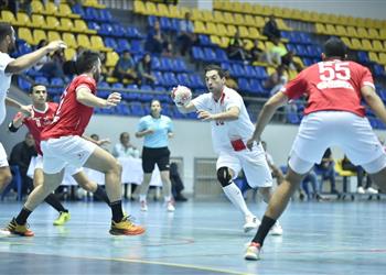 الزمالك يفوز على الأهلي 32 27 في قمة دوري المحترفين لكرة اليد