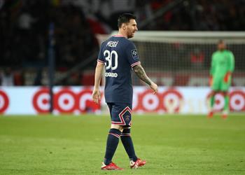 تقارير فرنسية تكشف موقف ميسي من اللحاق بمباراة باريس سان جيرمان ومانشستر سيتي