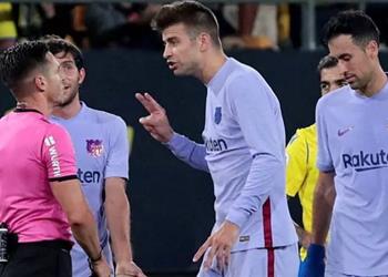 بيكيه لا ألعب في برشلونة لأحتل المركز الثالث ولا أعرف من يحدد موعد مبارياتنا بهذا الشكل