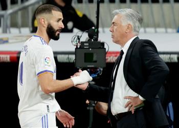 أنشيلوتي بنزيما مثل النبيذ ويجب ترشيحه للكرة الذهبية