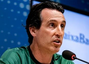 إيمري يوجه رسالة لحكم مباراة ريال مدريد وفياريال ويحذر من خطورة بنزيما