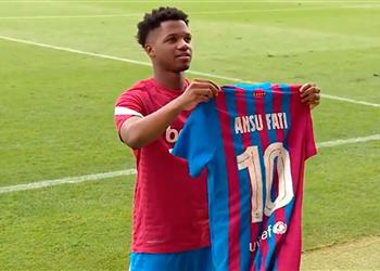 قائمة برشلونة لمباراة ليفانتي عودة أنسو فاتي بالقميص رقم 10