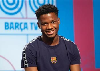 أنسو فاتي عودتي أبكت والدي وأخي ولا أطيق الانتظار للعب مع برشلونة