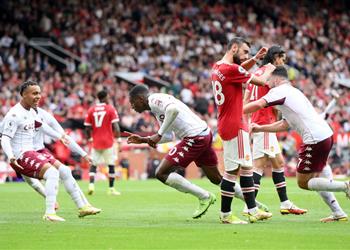 فيديو الفوز الأول من 2009 مانشستر يونايتد يسقط على أولد ترافورد بهدف أمام أستون فيلا في الدوري الإنجليزي