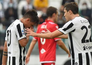 قبل مواجهة تشيلسي ديبالا يتعرض لإصابة ويغادر مباراة يوفنتوس وسامبدوريا باكي ا