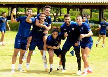 مران الزمالك جلسة مطولة بين كارتيرون واللاعبين وفقرة بدنية وإطالات