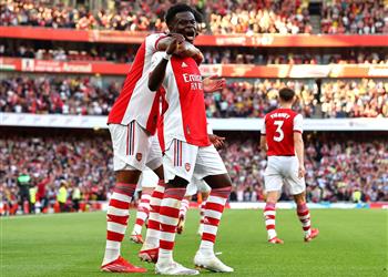 فيديو في غياب النني ساكا يتألق ويقود آرسنال لهزيمة توتنهام بثلاثية بالدوري الإنجليزي