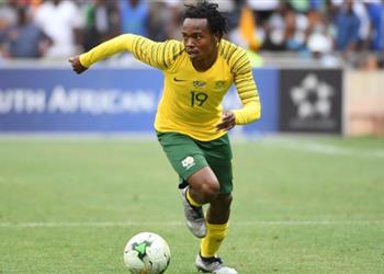 بسبب الإصابة مدرب جنوب إفريقيا يستبعد بيرسي تاو من القائمة النهائية لمباراتي إثيوبيا