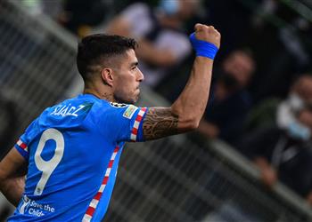 ريمونتادا متأخرة فيديو سواريز يفك العقدة ويقود أتلتيكو مدريد لفوز قاتل على ميلان