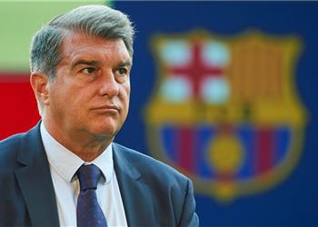 ليس تشافي راديو كتالونيا يكشف مرشح لابورتا المفضل لخلافة كومان في برشلونة