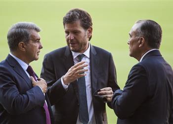 اجتماع طارئ فجرا لابورتا يناقش قرارات مصيرية بعد هزيمة برشلونة أمام بنفيكا