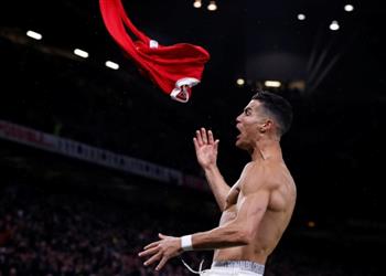 فرديناند يكشف عن رسالة رونالدو له بعد هدفه في مباراة مانشستر يونايتد وفياريال