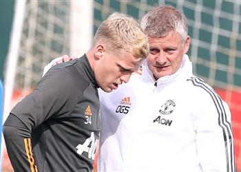 سولشاير أتفهم إحباط فان دي بيك وعليه استغلال ذلك