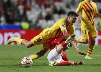 آس توضح مدة غياب بيدري وفرص لحاقة بكلاسيكو برشلونة وريال مدريد