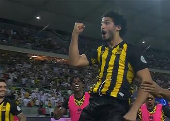 فيديو حجازي يسجل واتحاد جدة يفوز على الأهلي بثنائية ويتصدر الدوري السعودي