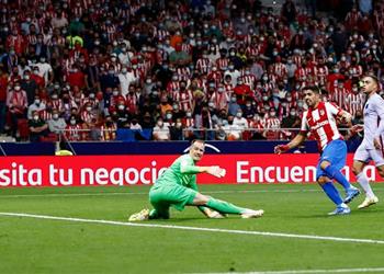 الهزيمة الأولى في الليجا فيديو برشلونة يواصل النزيف ويسقط بثنائية أمام أتلتيكو مدريد