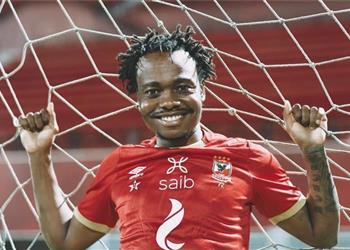 الأهلي ي علن تعافي بيرسي تاو من الإصابة ومشاركته في التدريبات