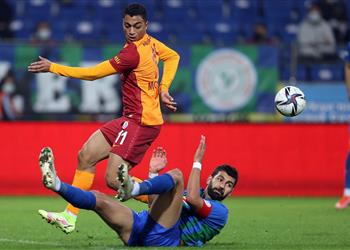 فيديو الأناكوندا يعود مصطفى محمد ي سجل ثنائية في فوز جالطة سراي القاتل أمام ريزة سبور