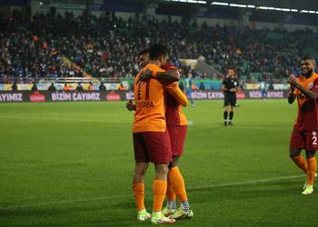 تقييم مرتفع لـ مصطفى محمد بعد هدفيه في مباراة جالطة سراي وريزة سبور