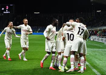فيديو ميلان يهزم أتالانتا ونابولي يقلب الطاولة على فيورنتنا وروما يعبر إمبولي بالدوري الإيطالي