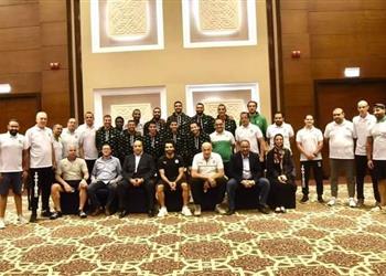 صور محمد صلاح يدعم سلة الاتحاد السكندري قبل منافسات البطولة العربية