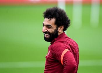 أسطورة نيجيريا يتغزل في محمد صلاح أجدر بالكرة الذهبية من هؤلاء