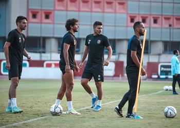 مران الأهلي انتظام محمد شريف والظهور الأول لمحلل الأداء الجديد