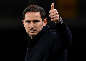 تليجراف منهما لامبارد نيوكاسل يفاضل بين اسمين لخلافة ستيف بروس