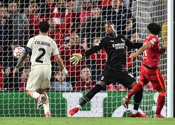بسبب محمد صلاح حارس ميلان يخضع لعملية جراحية