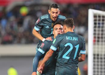 فيديو الأرجنتين تتخطى بيرو برأسية لاوتارو في تصفيات كأس العالم 2022