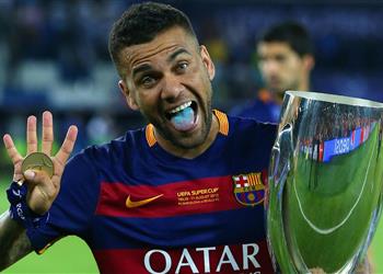 تقارير توضح موقف برشلونة من عودة داني ألفيس في يناير