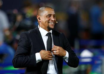 روبرتو كارلوس يختار مرشحه المفضل للتتويج بالكرة الذهبية 2021