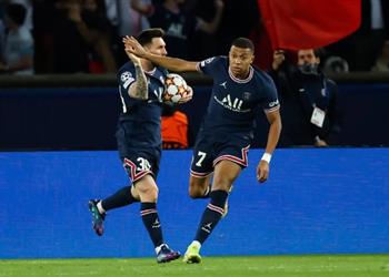 مبابي يوضح سبب منح ميسي ركلة الجزاء الأولى أمام لايبزيج ويؤكد رفض تسديد الضربة الثانية